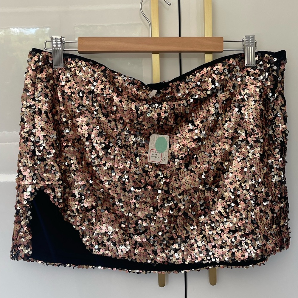 Free People Annalise Sequin Mini skirt! NWT - Picture 10 of 10